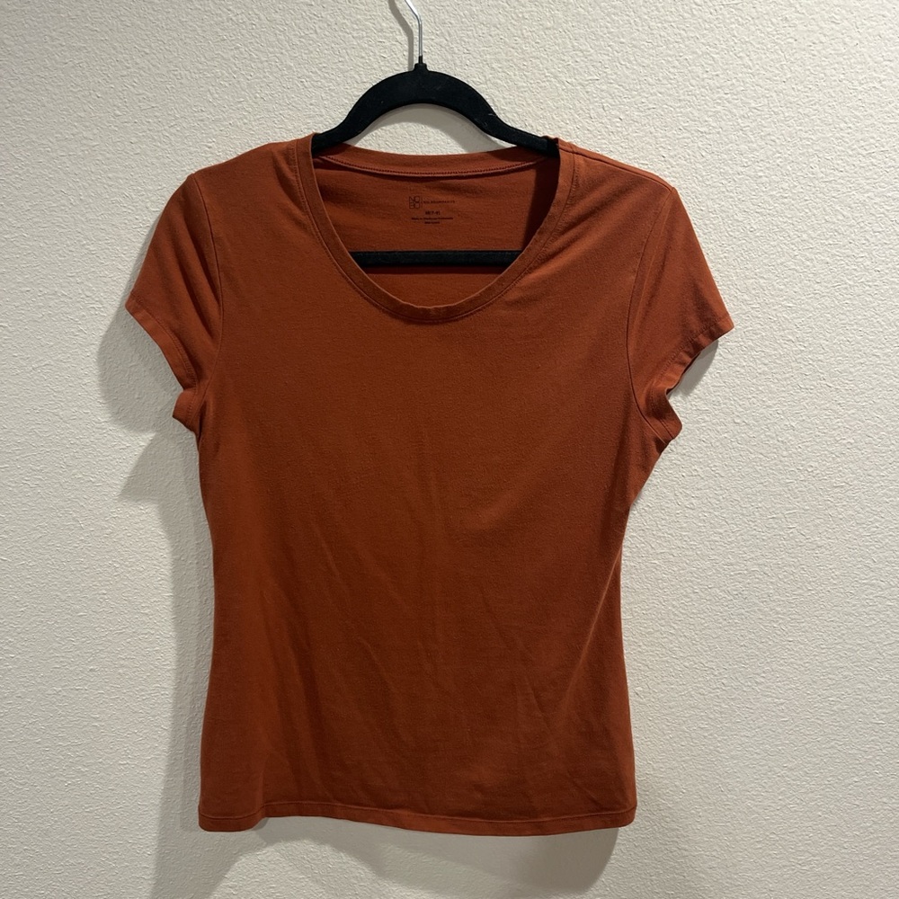 Brown fitted tshirt